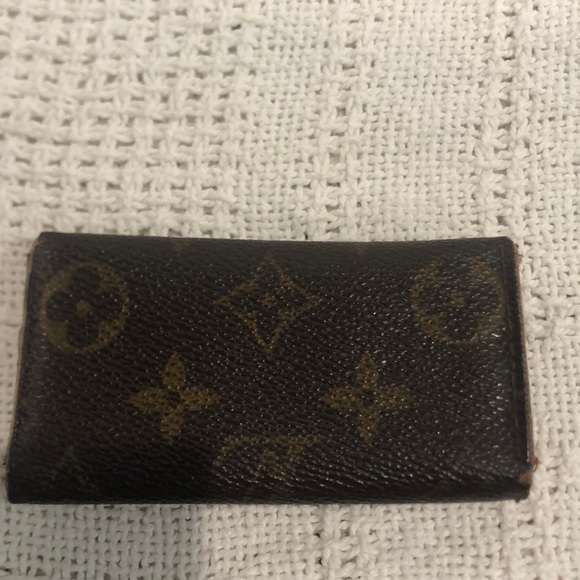 Authentic LOUIS VUITTON M69517 Monogram Multicle 4 Key (missing 2 key chain - Picture 3 of 12